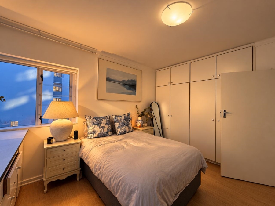 To Let 3 Bedroom Property for Rent in Sea Point Western Cape